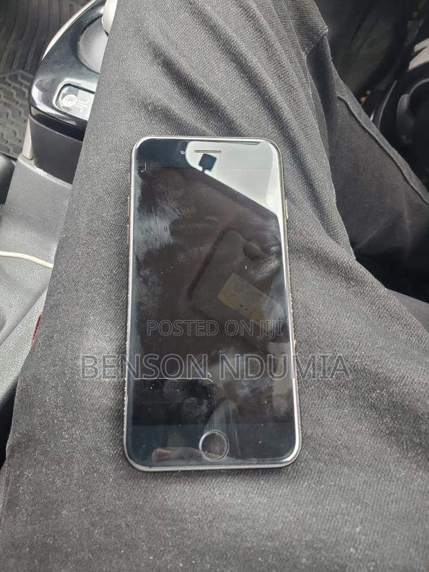 Apple iPhone 7 128 GB Black - thumbnail 4