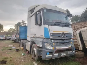 Mercedes-Benz 2014 White