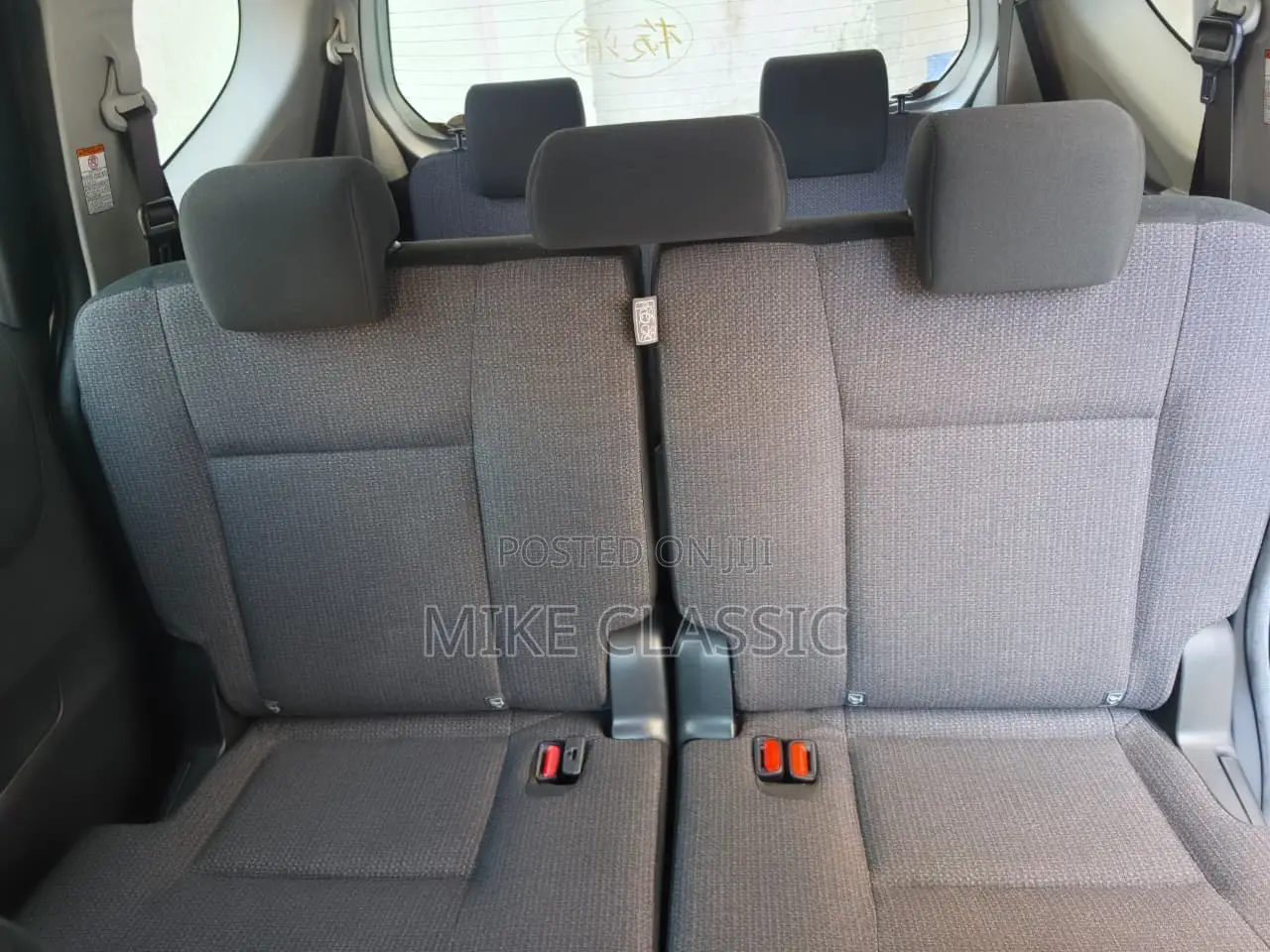 Toyota Sienta 2019 Silver