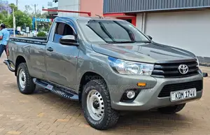Toyota Hilux 2023 Gray