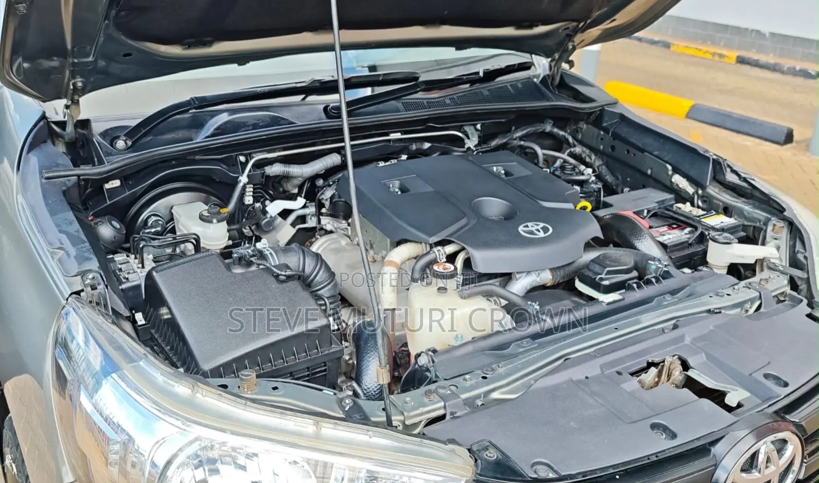 Toyota Hilux 2023 Gray