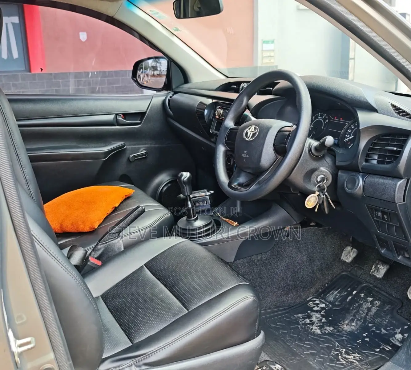Toyota Hilux 2023 Gray