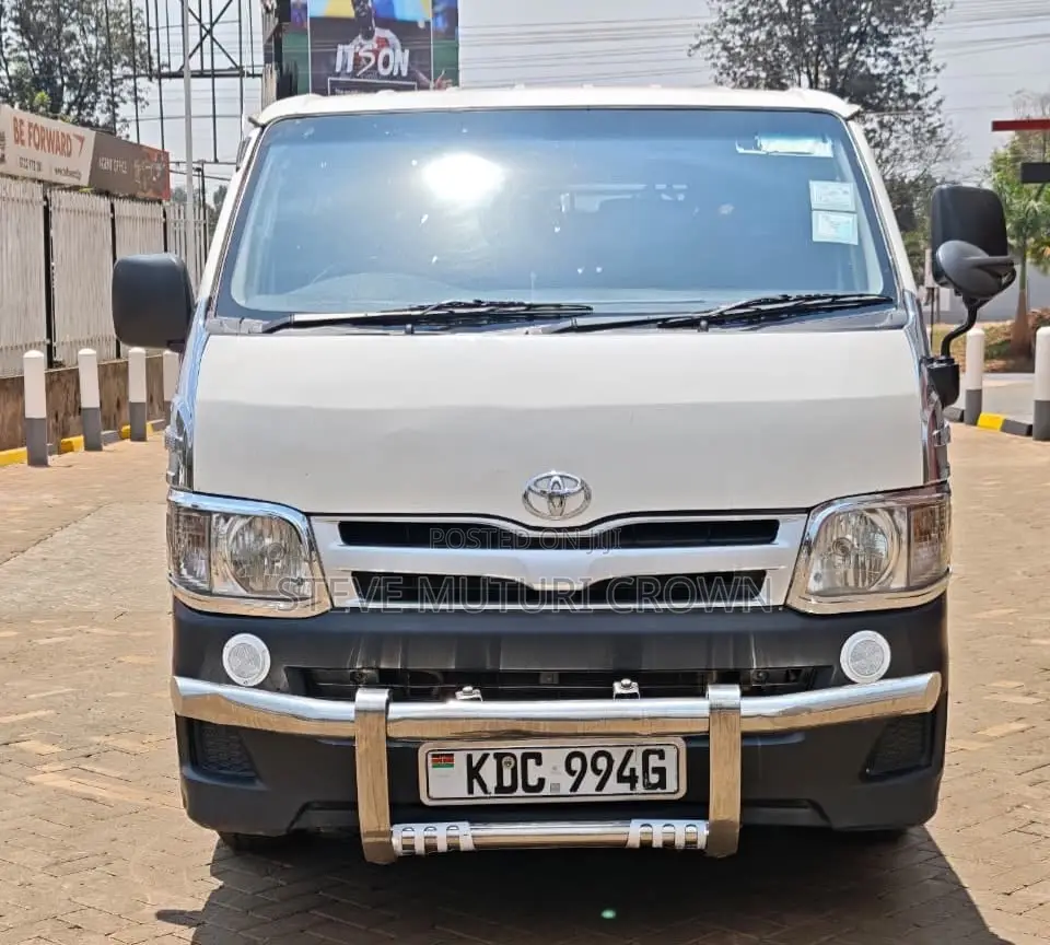 Toyota HiAce 2013 White