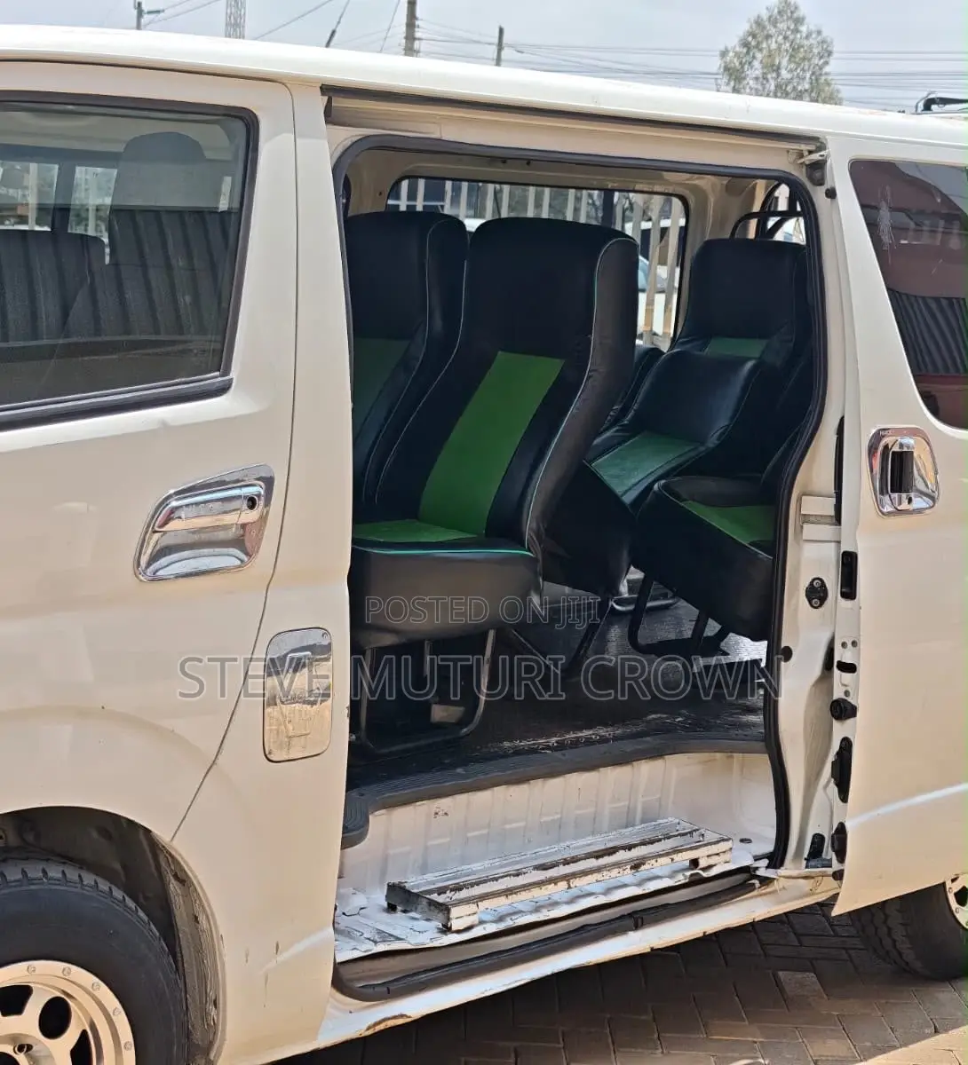 Toyota HiAce 2013 White