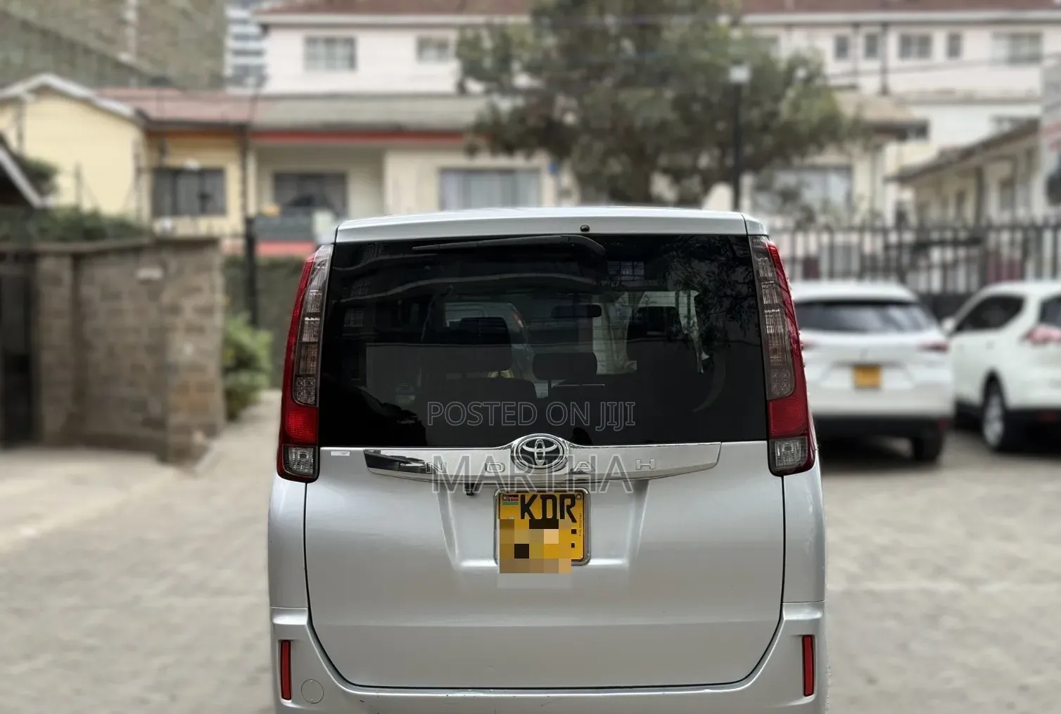 Toyota Noah 2017 Silver