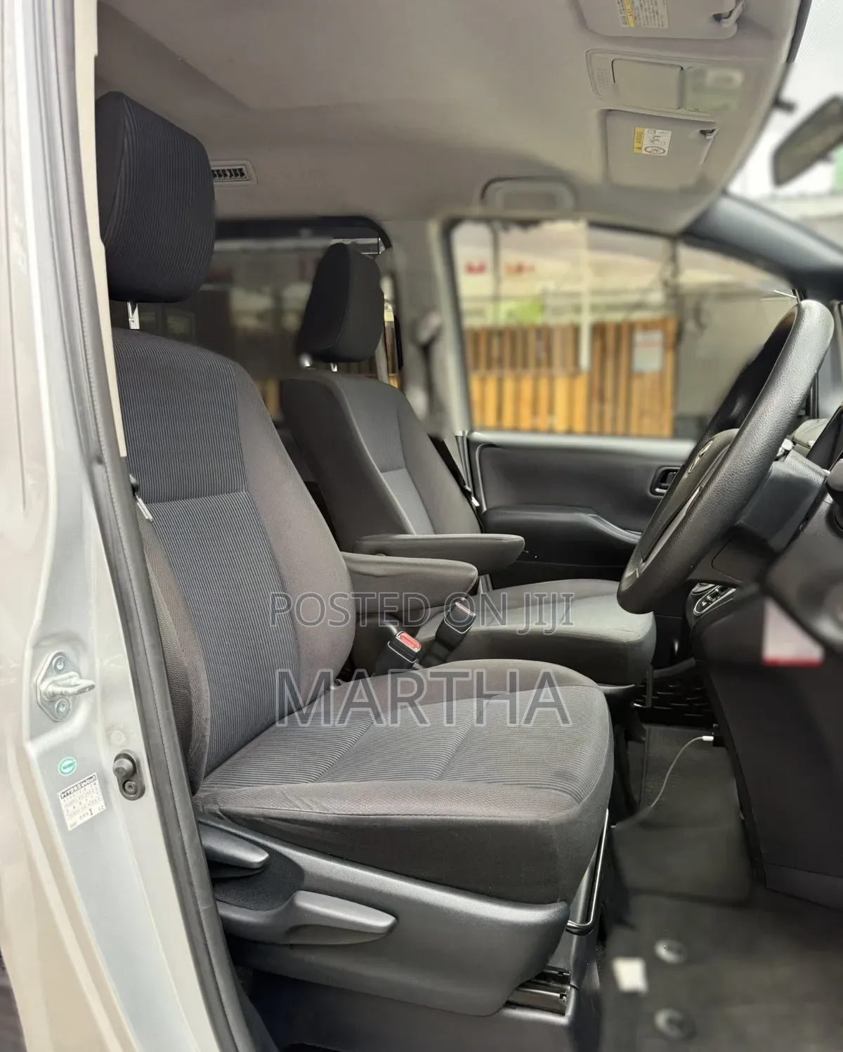 Toyota Noah 2017 Silver