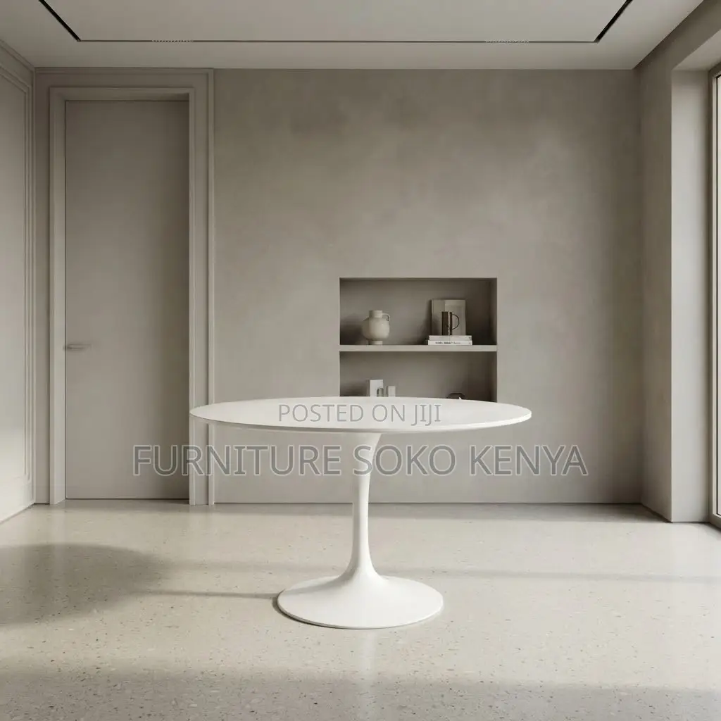 Coffee Table: Smooth White Round Office Accent Table