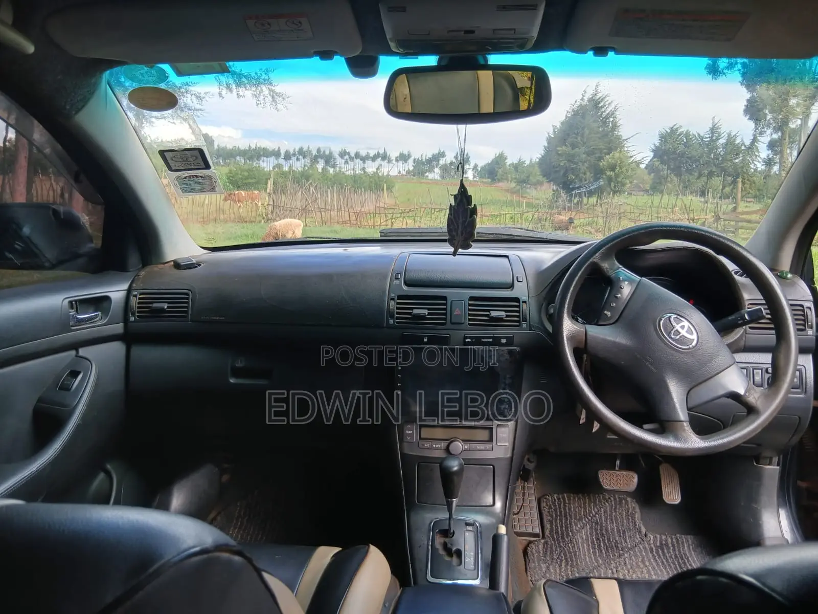 Toyota Avensis Liftback 2004 Black