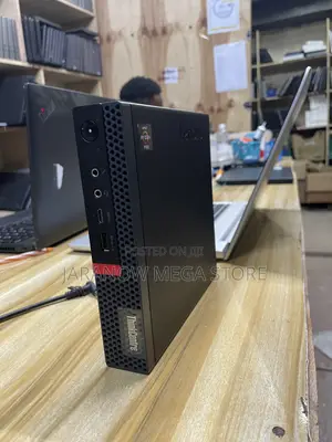 Desktop Computer Lenovo ThinkCentre M700 8GB AMD Ryzen 5 SSD 256GB