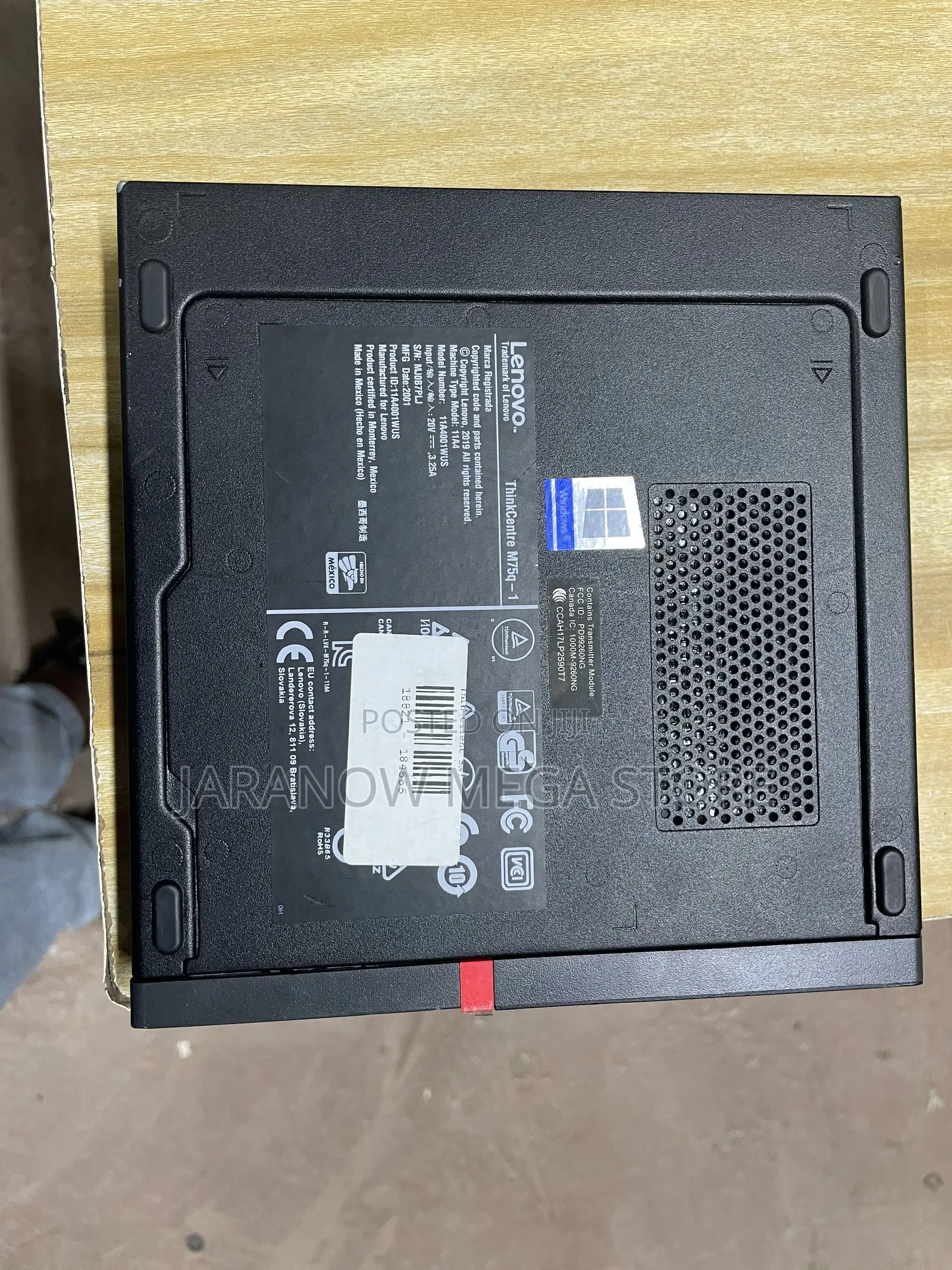 Desktop Computer Lenovo ThinkCentre M700 8GB AMD Ryzen 5 SSD 256GB