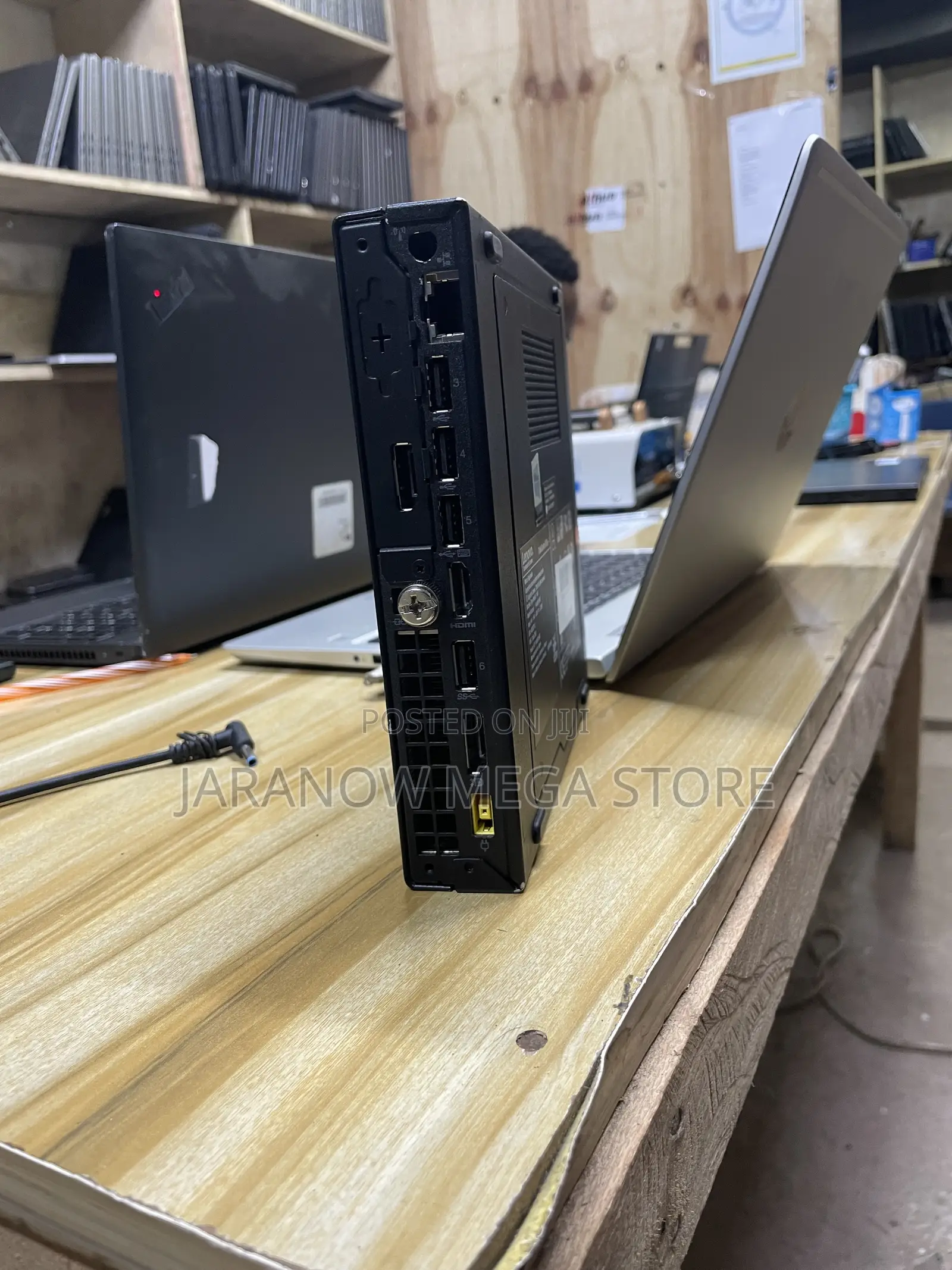 Desktop Computer Lenovo ThinkCentre M700 8GB AMD Ryzen 5 SSD 256GB