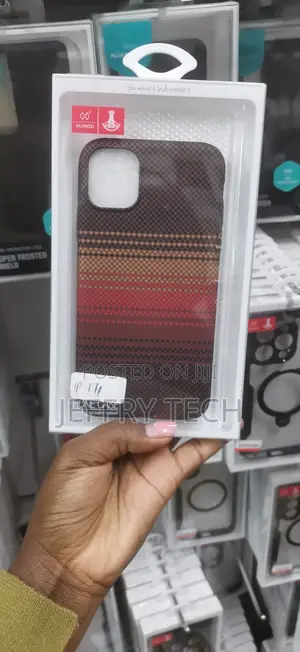 Premium Dual-Tone Checkered Aramid Fiber Case by Xundd iPhone 14