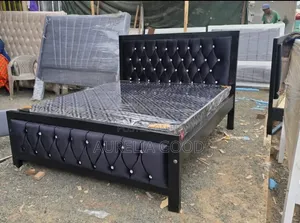 Modern Chester Bed