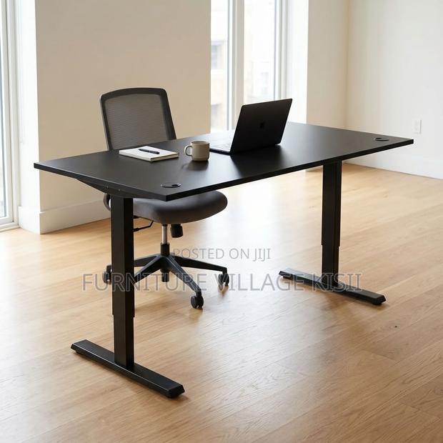 1.6M Height Adjustable Standing Desk - thumbnail 10