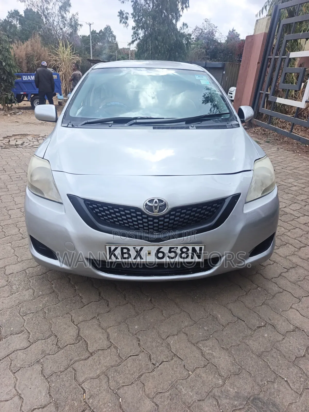 Toyota Belta 2005 Silver