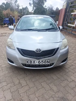 Toyota Belta 2005 Silver