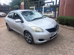 Toyota Belta 2005 Silver