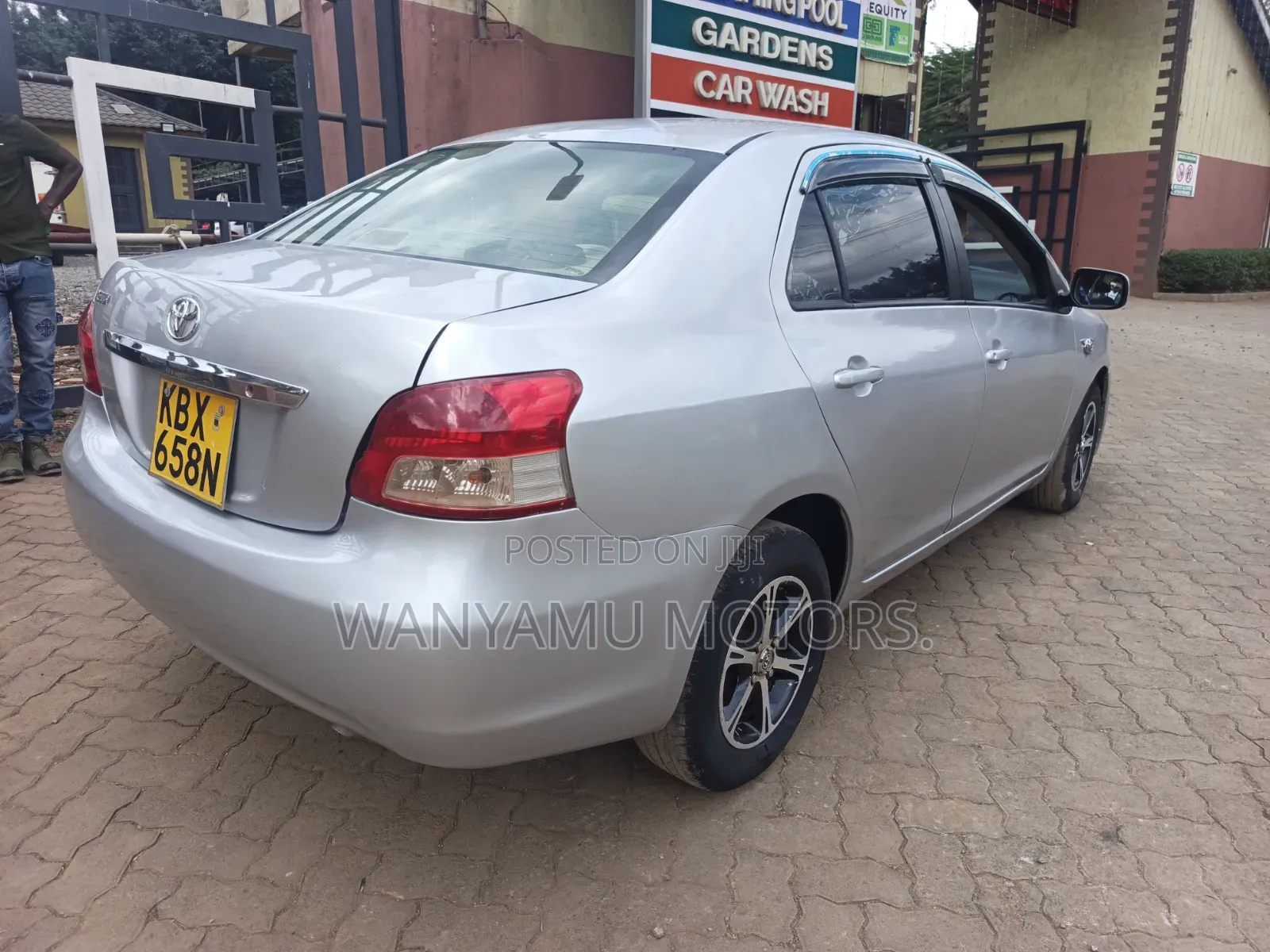Toyota Belta 2005 Silver
