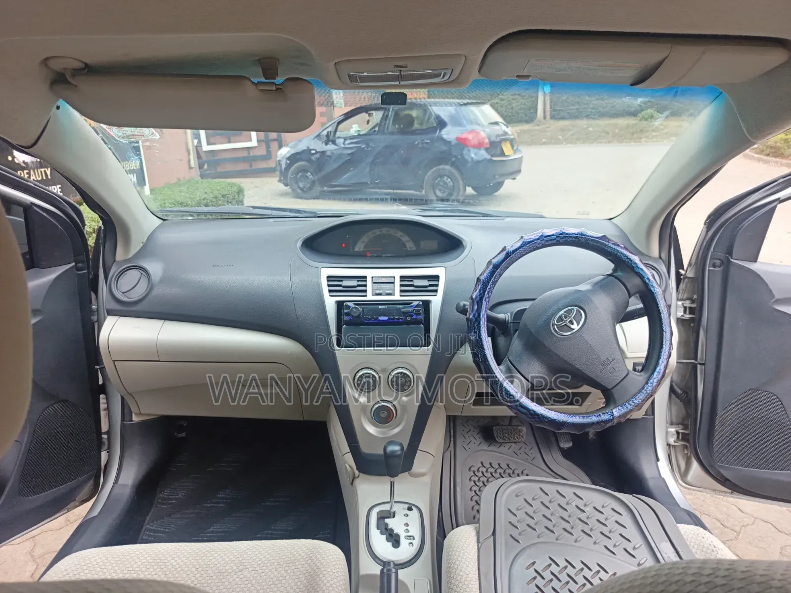 Toyota Belta 2005 Silver