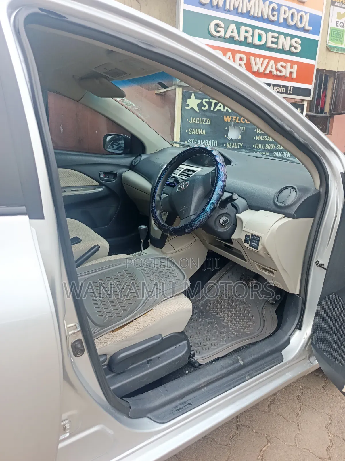 Toyota Belta 2005 Silver