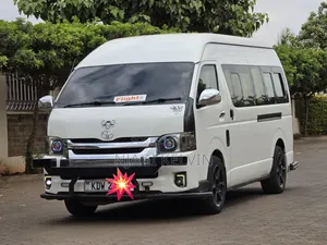 Toyota HiAce 2018 White