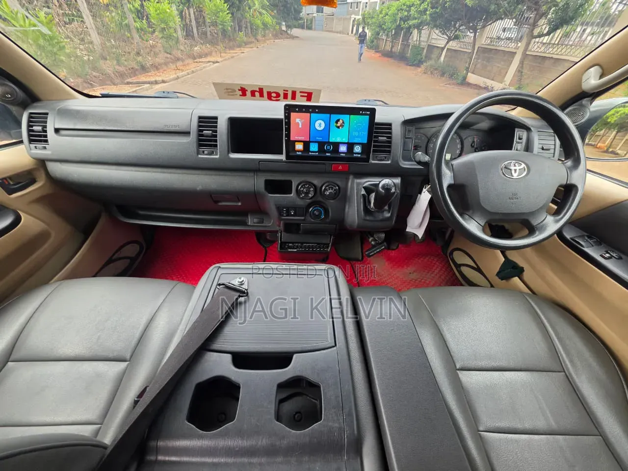 Toyota HiAce 2018 White