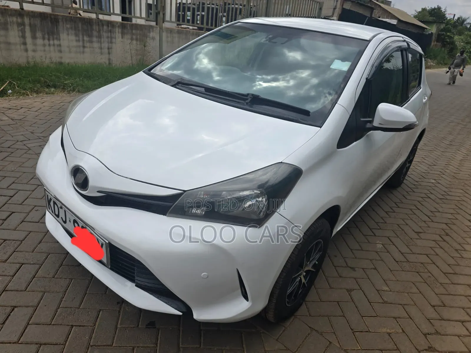Toyota Vitz 2015 White