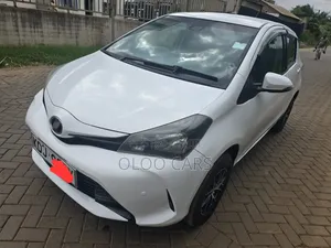 Toyota Vitz 2015 White