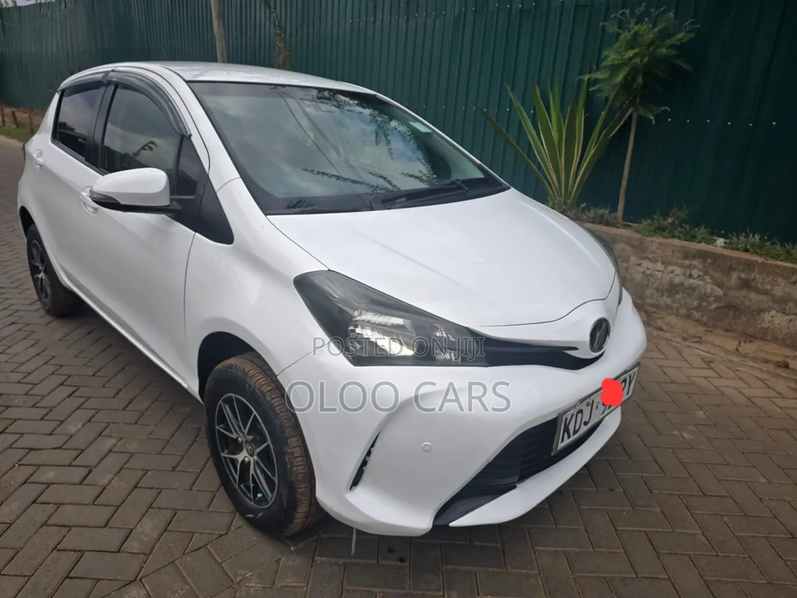 Toyota Vitz 2015 White