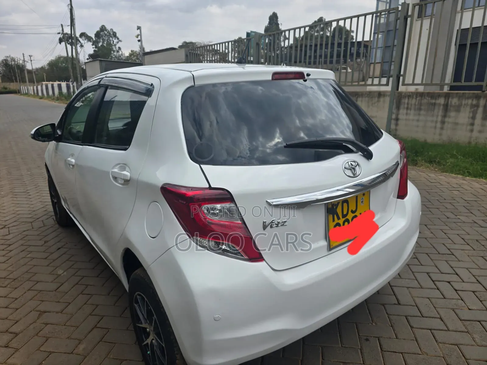 Toyota Vitz 2015 White