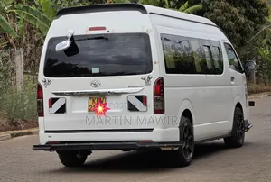 Toyota HiAce 2018 White