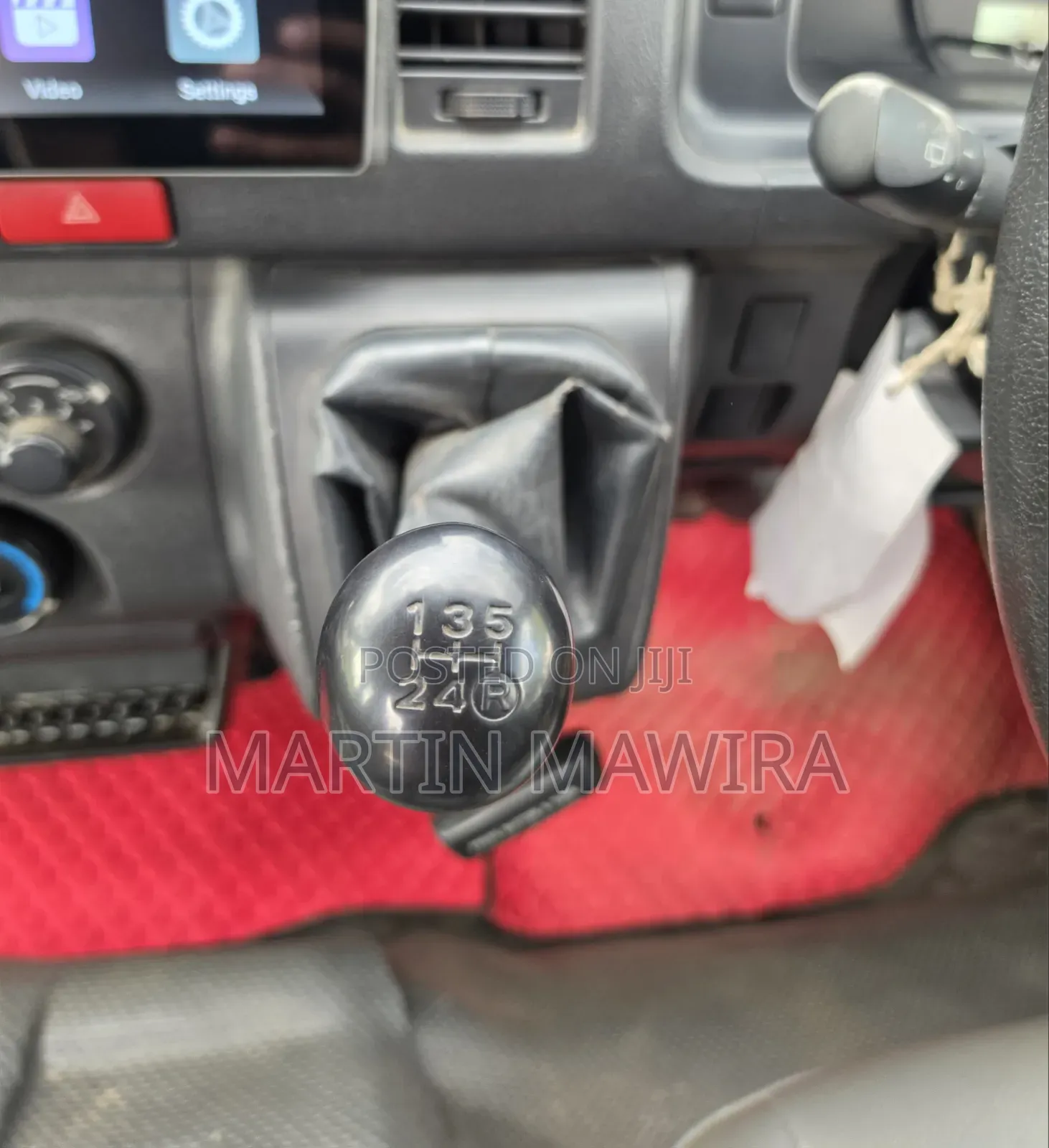 Toyota HiAce 2018 White