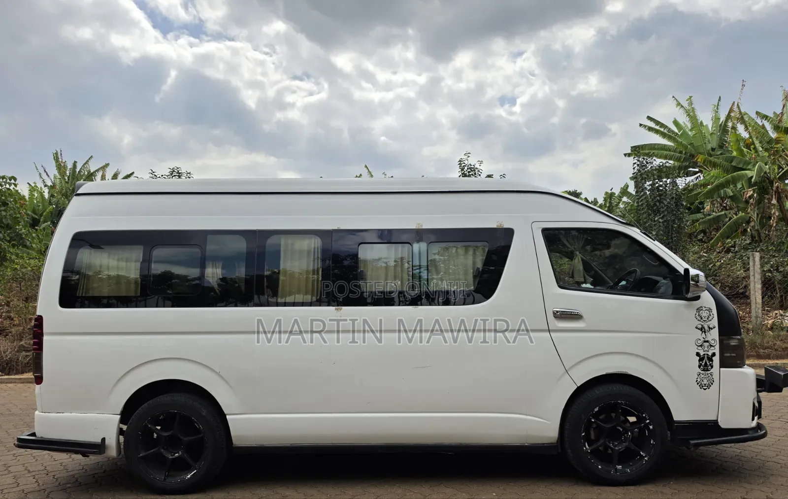 Toyota HiAce 2018 White