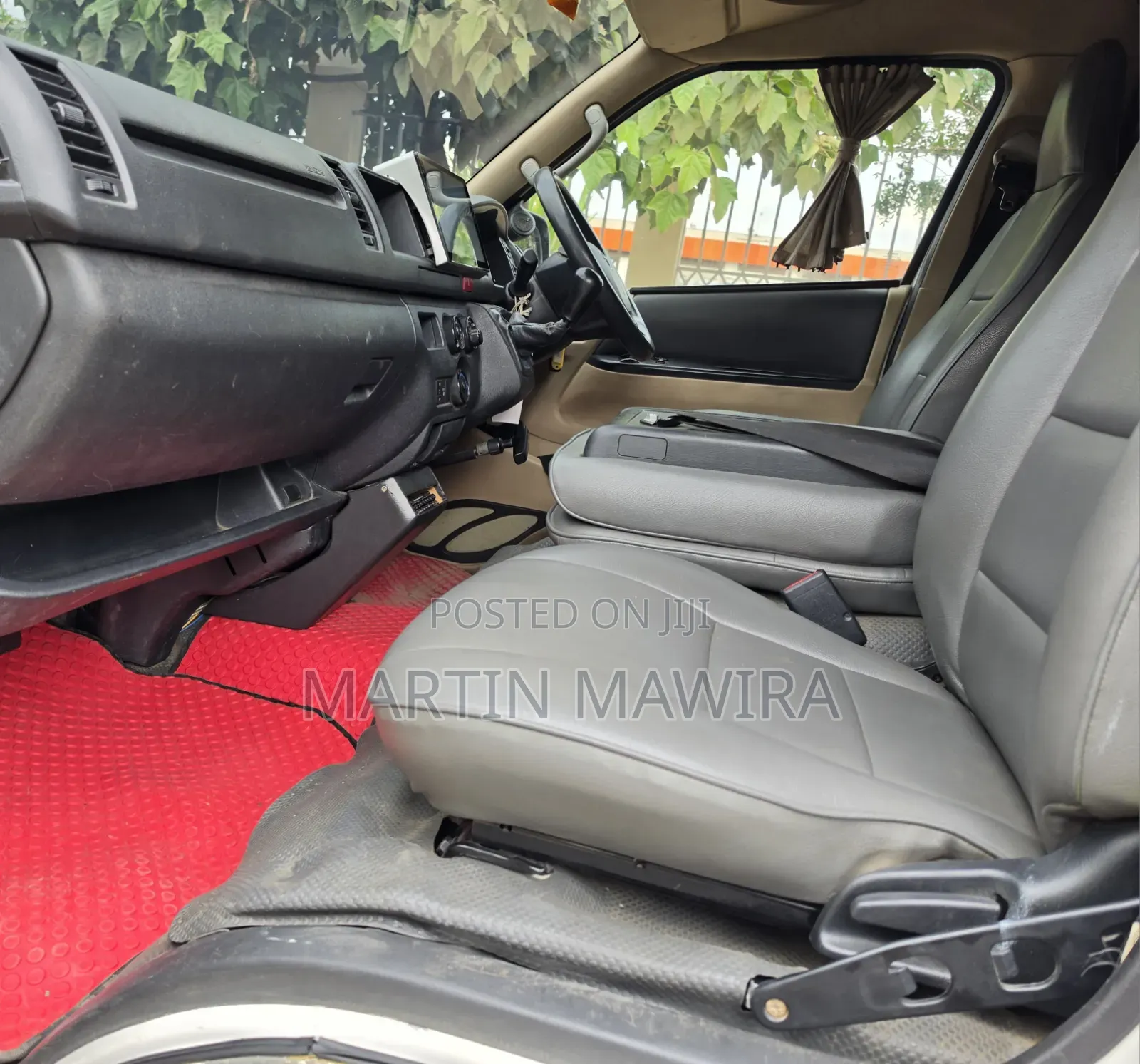 Toyota HiAce 2018 White