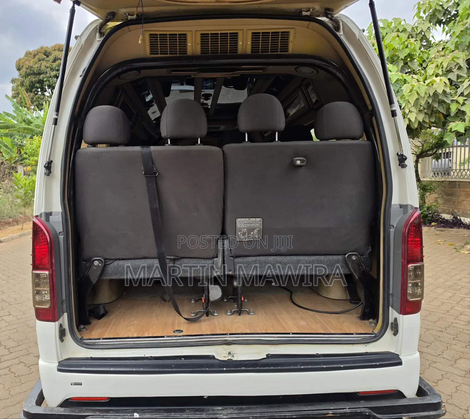 Toyota HiAce 2018 White