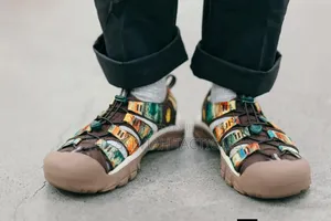 Unisex Original Knees Sneakers