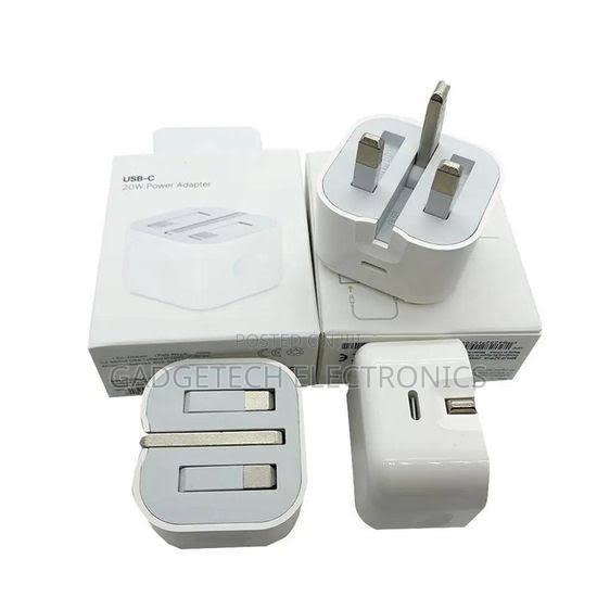 USB -C 20 W Power Adapter - thumbnail 3