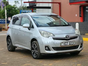 Toyota Ractis 1.5 FWD 2012 Silver