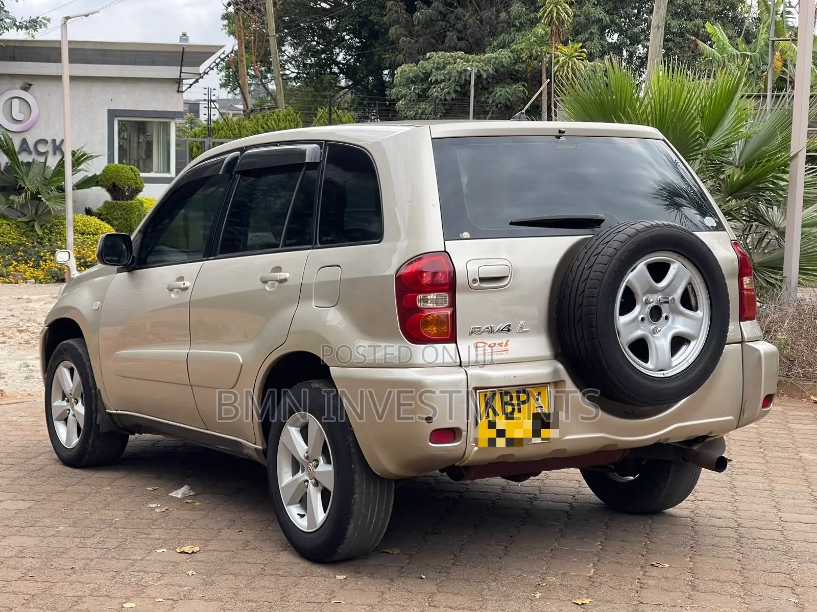 Toyota RAV4 2005 Gold