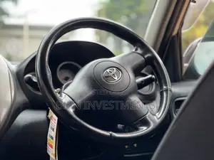 Toyota RAV4 2005 Gold