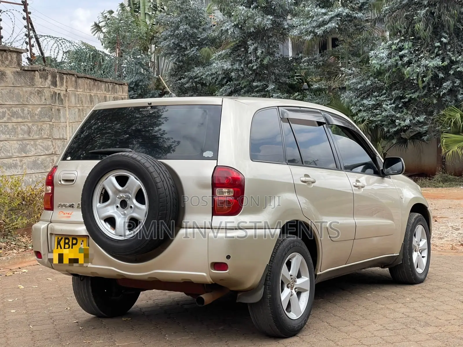 Toyota RAV4 2005 Gold
