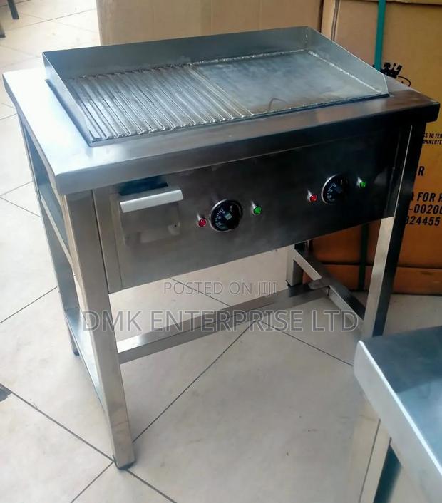 Heavy-Duty Stainless Steel Frame and Top Griddle