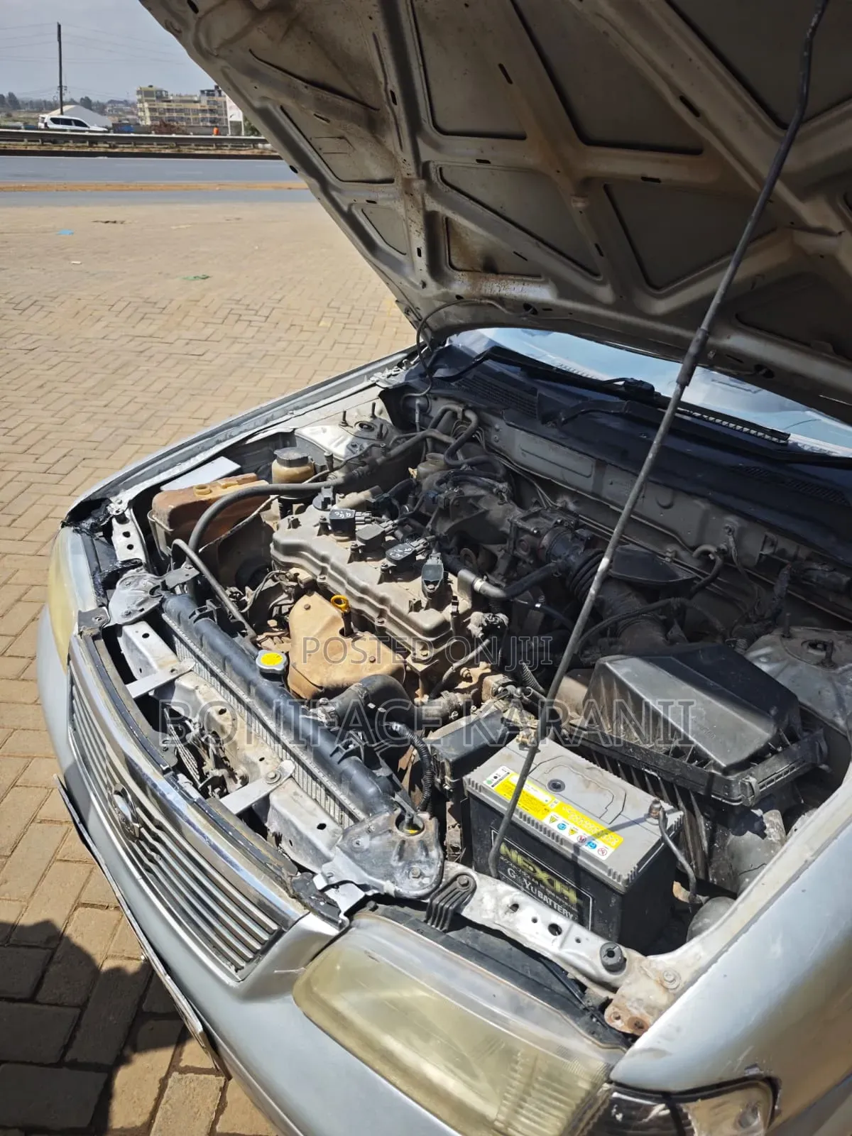Nissan FB15 2000 Silver