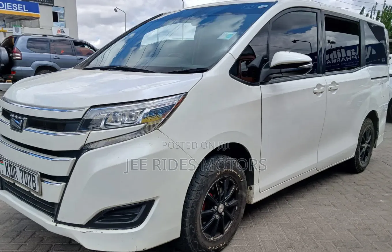 Toyota Noah 2018 White