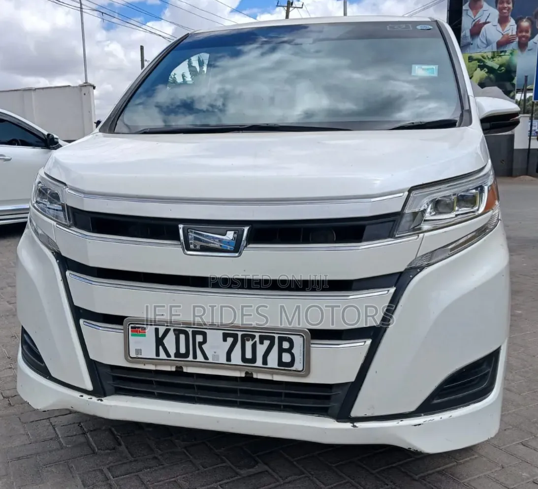 Toyota Noah 2018 White