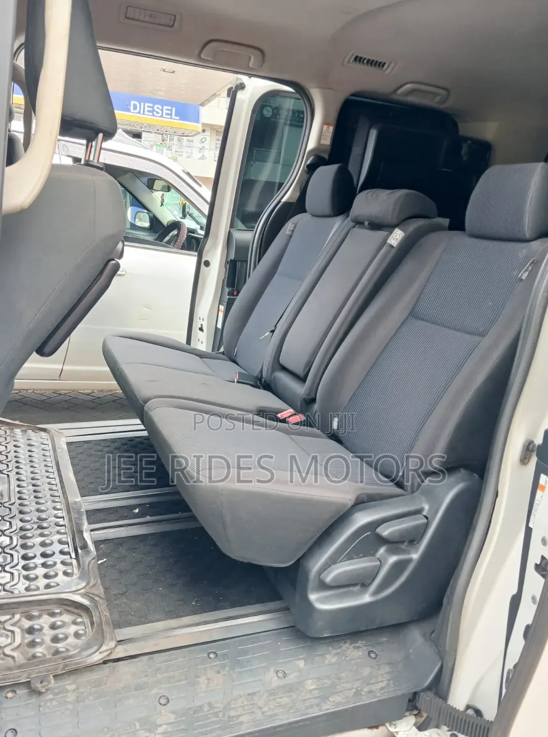 Toyota Noah 2018 White