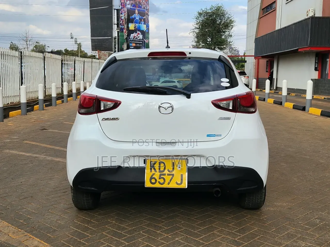 Mazda Demio 2016 Off white