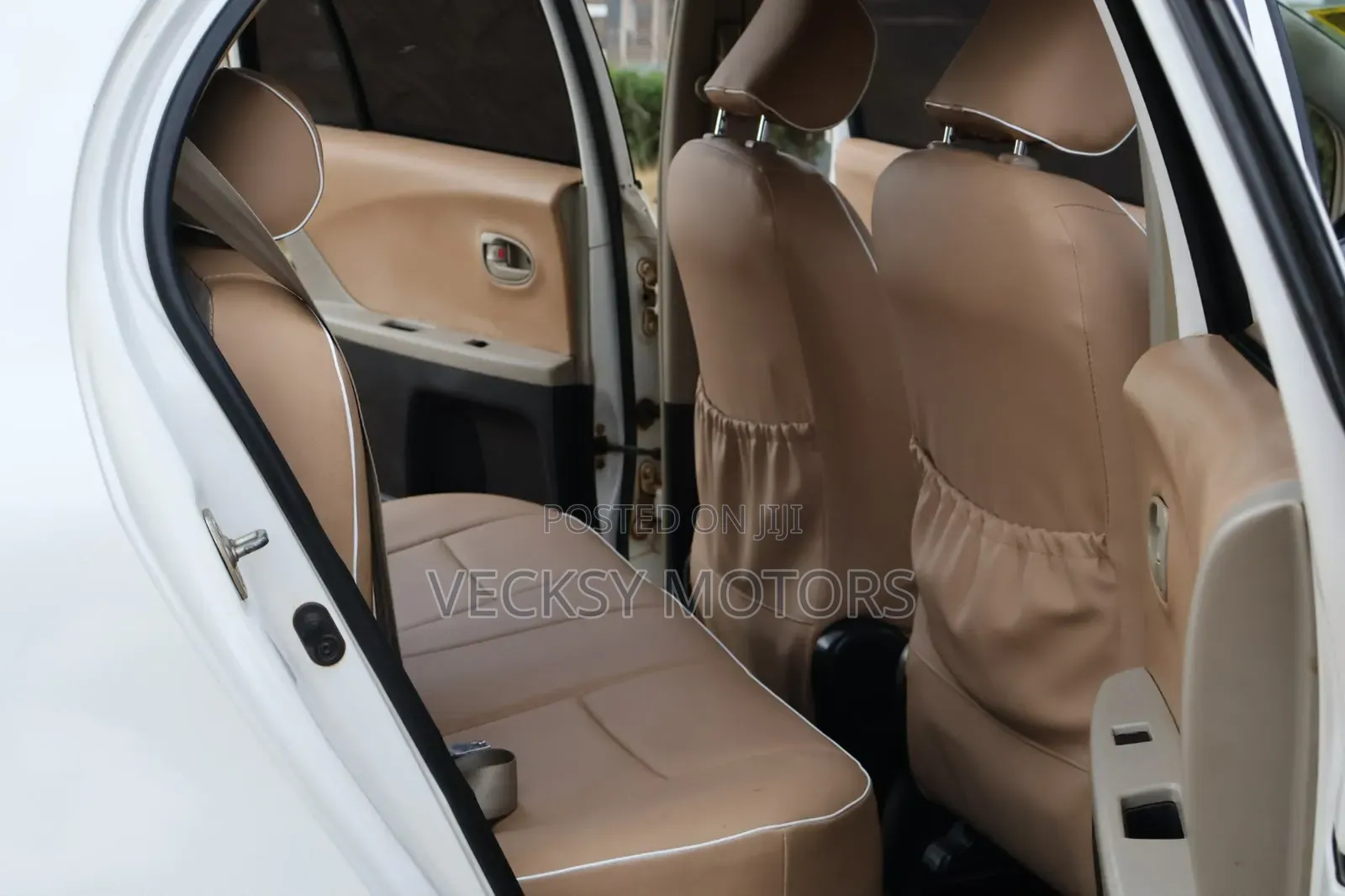 Toyota Vitz 2006 White