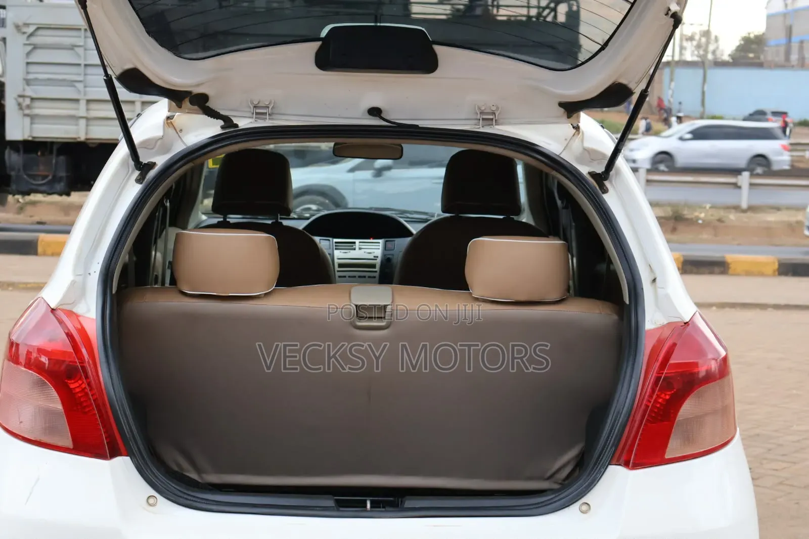 Toyota Vitz 2006 White