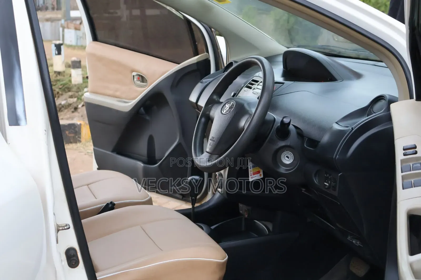 Toyota Vitz 2006 White